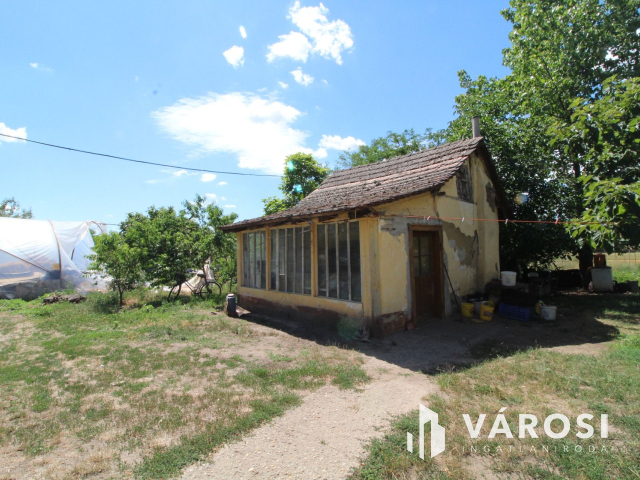 Tanya a város szélén