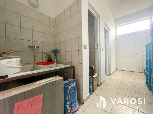 Homokterenyén eladó a Hangya ABC!