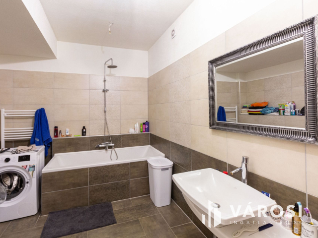 Családi ház és  telephely egyben.