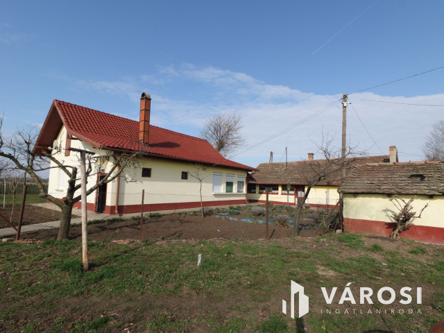 Két generációs gazdálkodásra alkalmas tanya