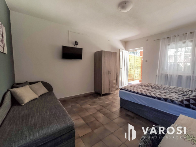 15 apartmanból álló apartmanház Siófokon