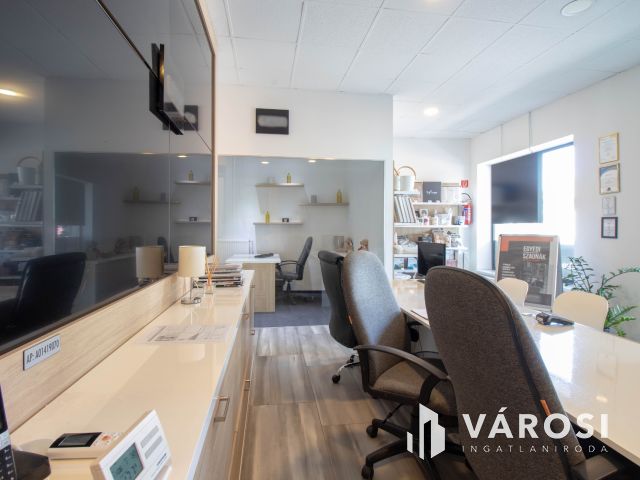 Forgalmas útvonalon 178 m2-es, igényesen felújított ingatlan