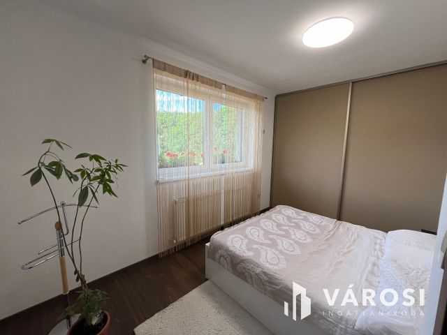 Debrecen Kertvárosi Lakóparkban Igényes Szép Ház