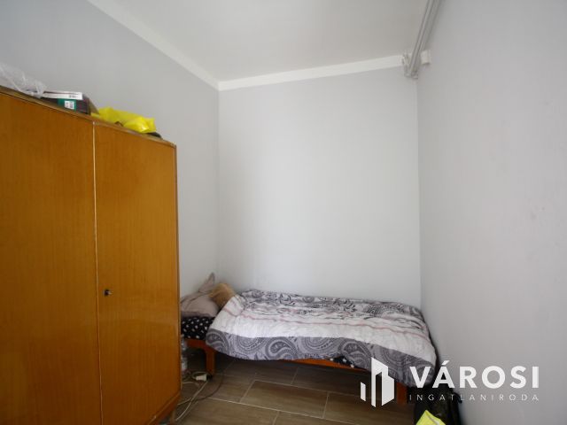 Kisteleken, központi üzlethelyiséget kínálok