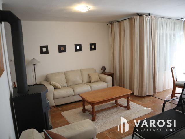 Szatymazi családi ház erdővel!