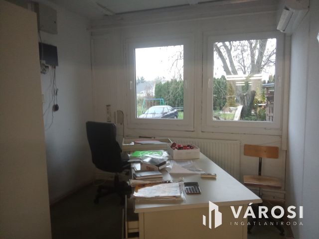 Műhely és lakóház Jákon