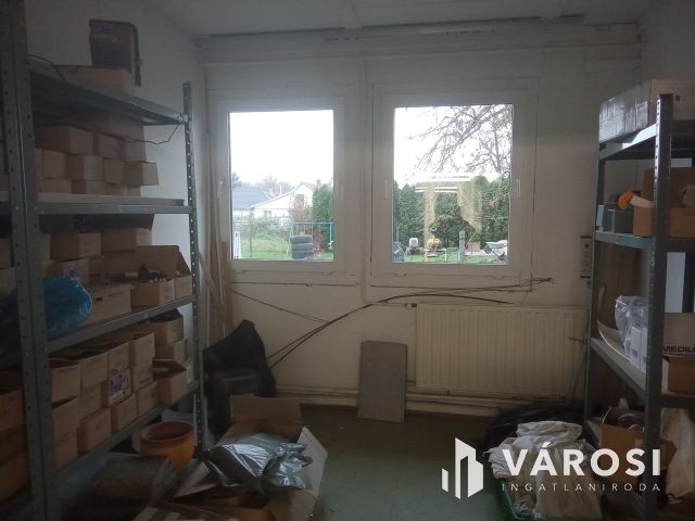 Műhely és lakóház Jákon