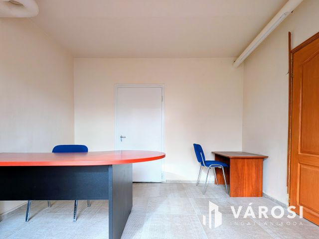 Belvárosi iroda, üzlethelyiség eladó Békéscsabán!