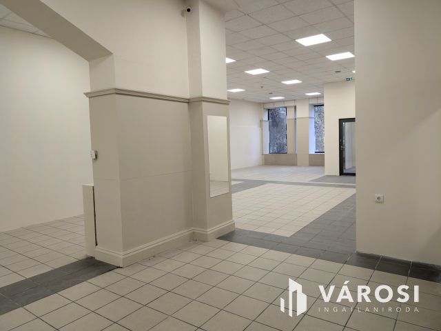 Belvárosi  2 szintes üzlethelyiség kiadó!