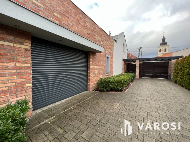 Álomszép luxusotthon, bútorozva eladó