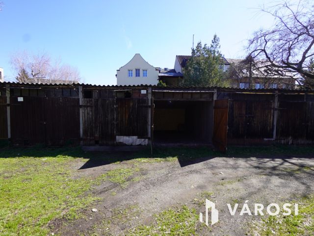 Eladó garázs Zuglóban!