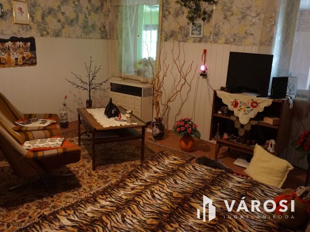 Tabáni ház tágas telekkel Vásárhelyen