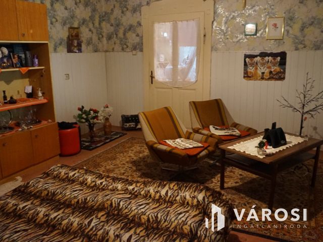 Tabáni ház tágas telekkel Vásárhelyen