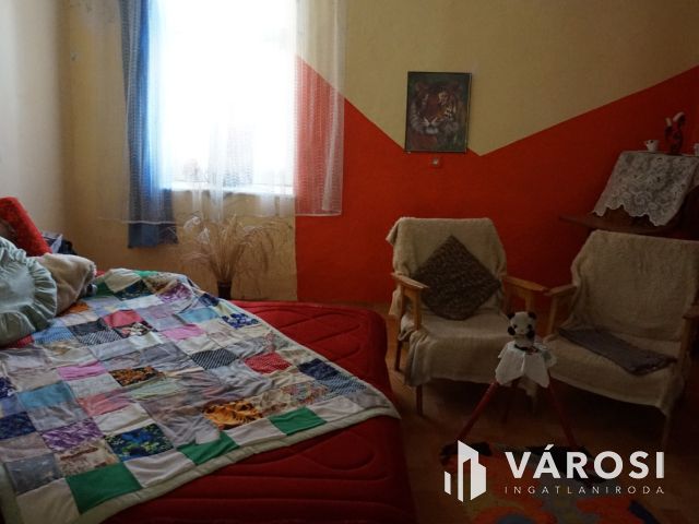 Tabáni ház tágas telekkel Vásárhelyen