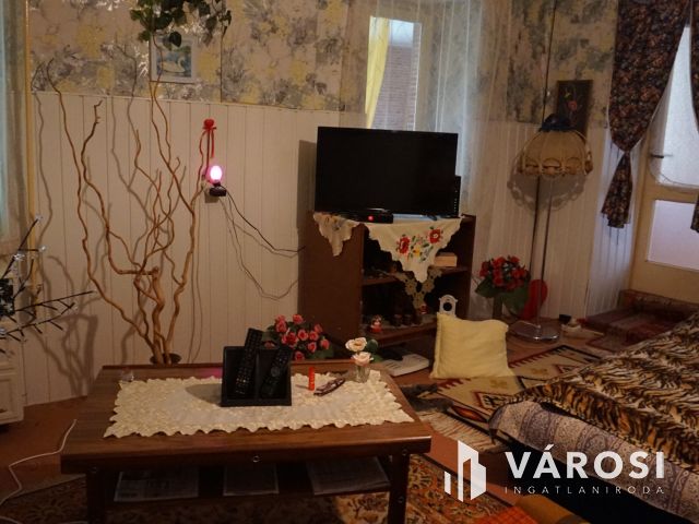 Tabáni ház tágas telekkel Vásárhelyen