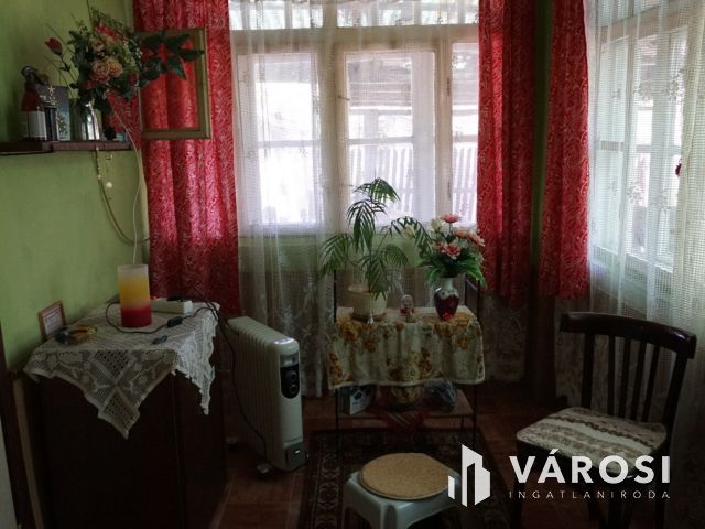 Tabáni ház tágas telekkel Vásárhelyen