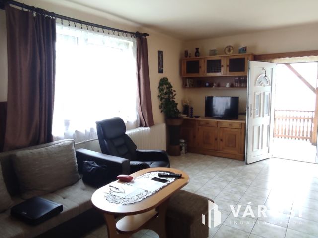 Badacsony oldalában családi ház kedvező áron eladó