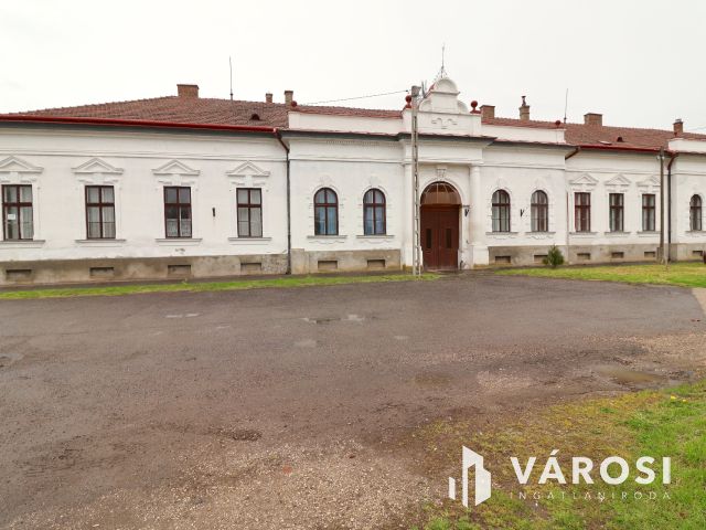 Patinás szállásépület Battonyán