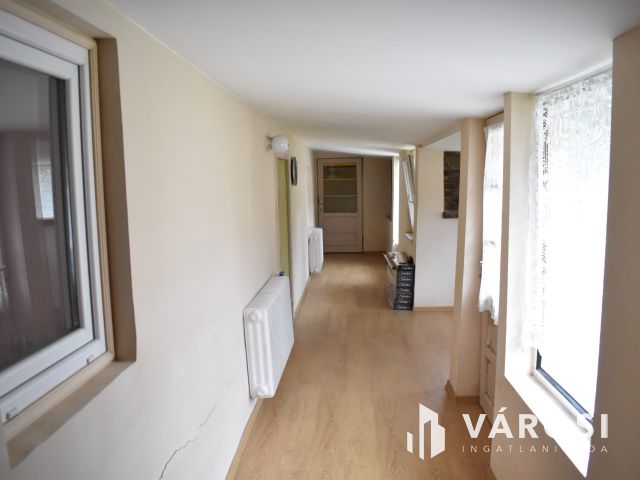 Családi ház jaminában a horgásztó mellett!