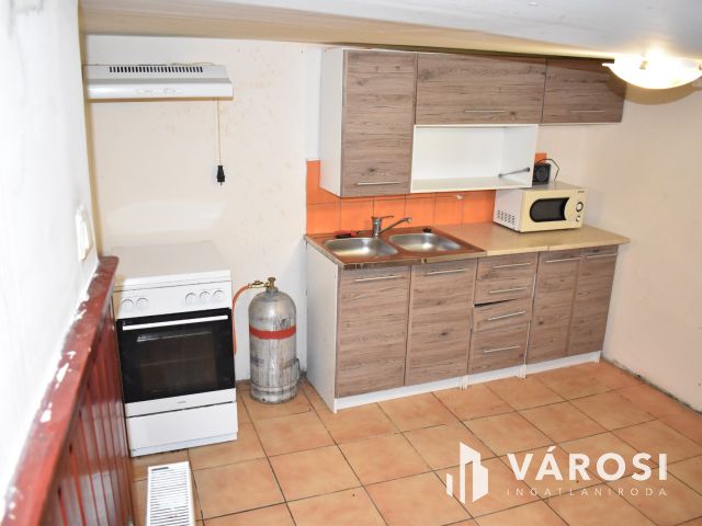 Családi ház jaminában a horgásztó mellett!