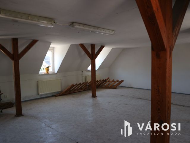 Zalaszentgrót,Ipari telephely,város központi,7csarnok eladó!