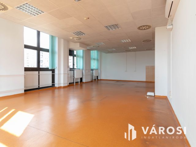 Csepel HÉV állomástól 2 percre 132 m2-es irodablokk kiadó