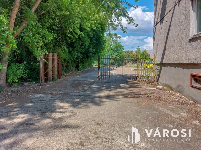 Ipari-logisztikai célokra alkalmas telek, 15.ker., 3498 m2