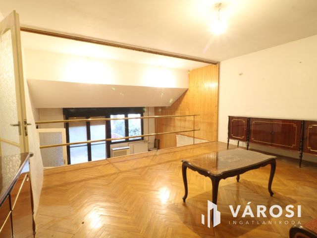 Irodának is alkalmas családi ház felsővároson!