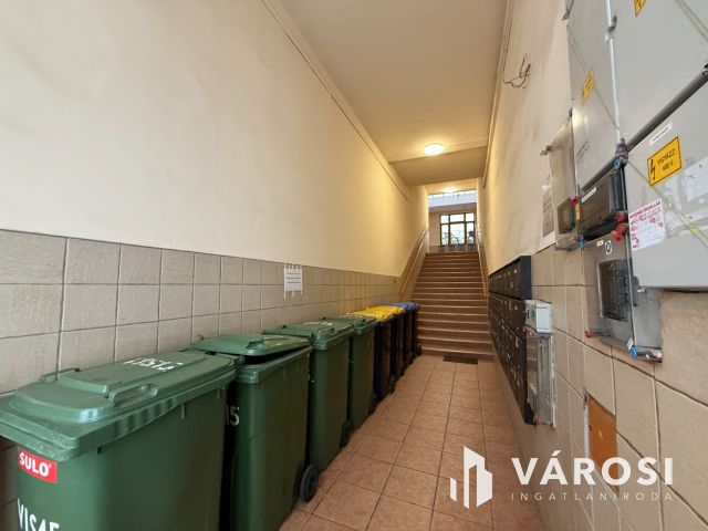 Galériás okosotthon eladó a Visegrádi utca elején!