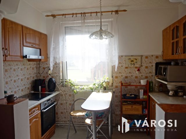 Kiváló házikó, idilli környezetben!