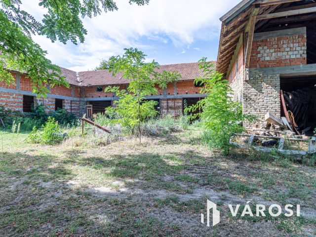 Gazdálkodásra, lovas turizmusra alkalmas Ásotthalmi birtok