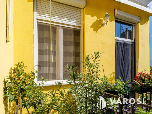 Polgári elegancia, modern kényelem – 1 perc az Anna-kúttól