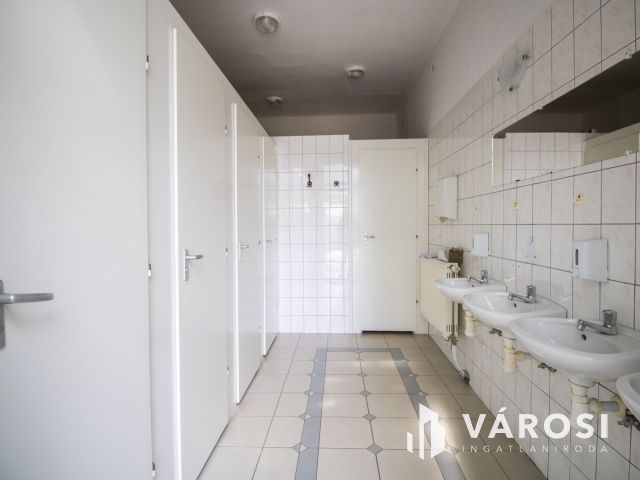 Többfunkciós komplexum Orosháza központjában