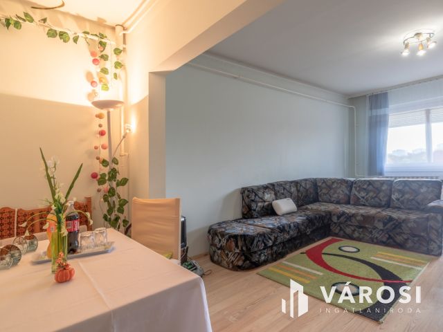 Mindenhez közel Újrókuson