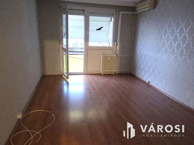 Jó ár!!!!Befektetésnek,családi otthonnak Debrecen Vénkert