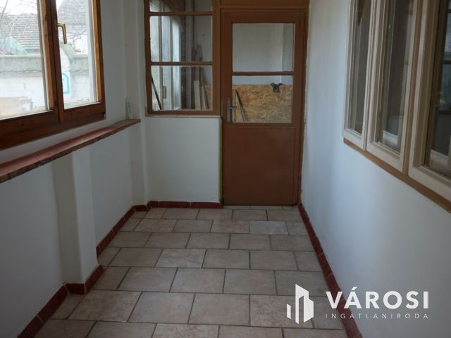 Kertes ház a Csúcson