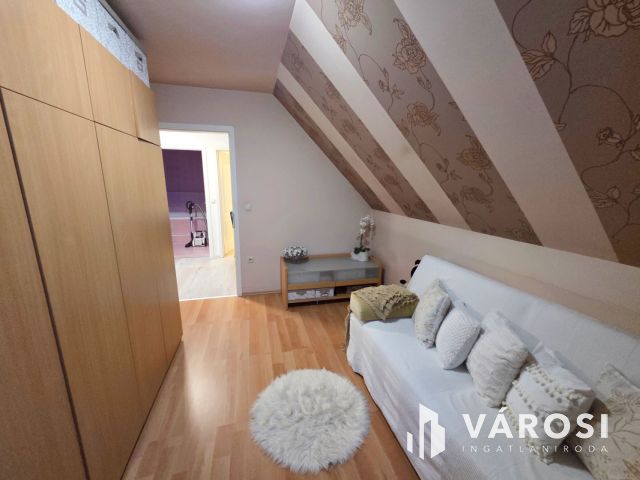 Exkluzív ikerház + Különálló modern lakás egyben eladó