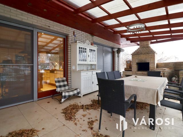 Kiadó természetközeli családi ház