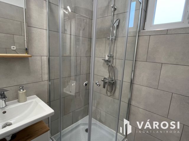 Hajdúszoboszlói, Nagyon Cool Kis Lakás, Nagy Terasszal!