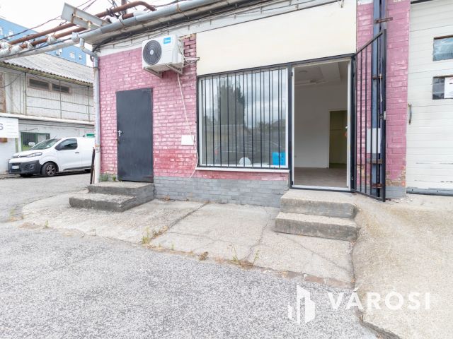 59 m2-es, klímás üzlethelyiség saját raktárral és mosdóval