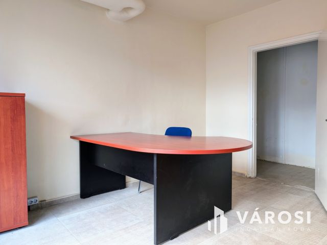 Belvárosi iroda, üzlethelyiség eladó Békéscsabán!