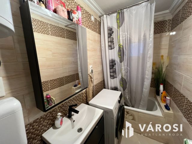 Debreceni Csinos 2 szobás Ház, Filagóriával, Tárolókkal!