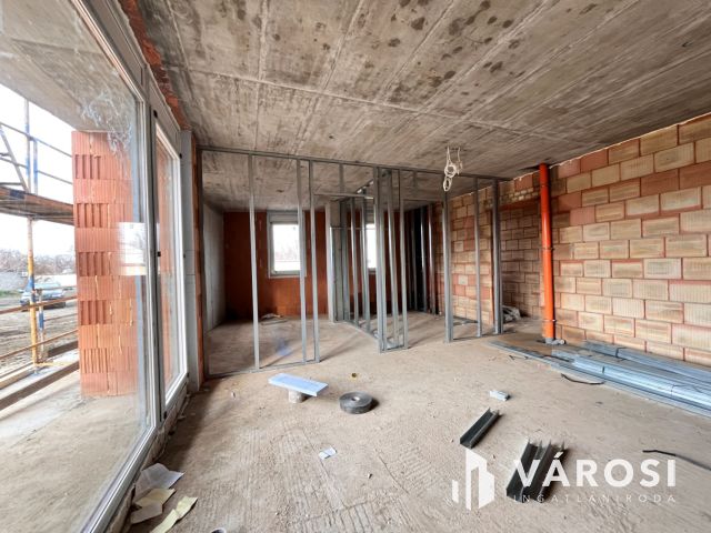 Modern új építésű lakás a Postakert szívében