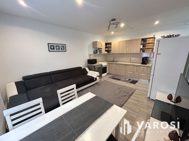 Eladó, felújított családi ház Hajdúsámsonban!!