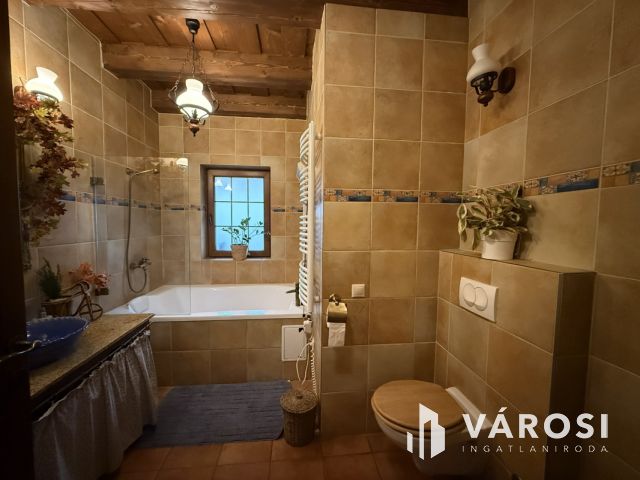 Álombirtok Pesthez közel