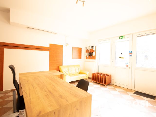 Fodrászüzlet vagy iroda? Ön dönt.