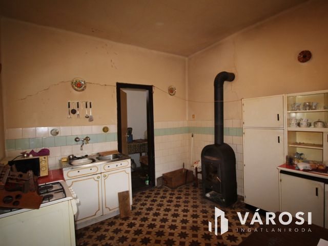 Jó adottságú ház a Sárvárhoz közeli Jákfán