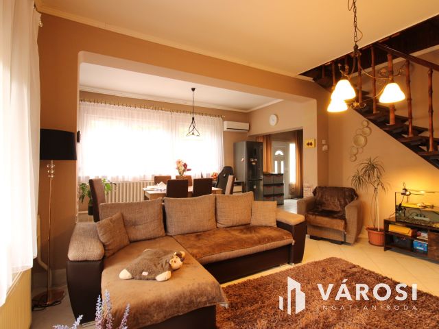 Otthonos családi ház várja új lakóit