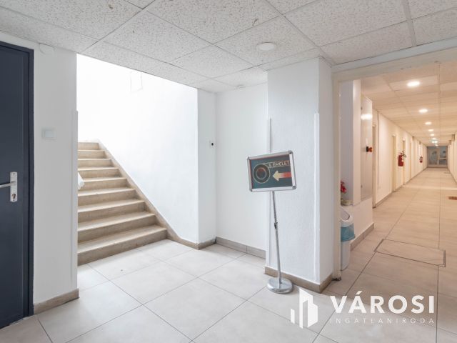 16 m2-es iroda kiadó Fáy utcai irodaépületben