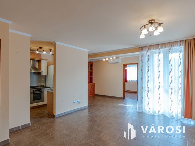 Nagyon kultúrált 3 szobás lakás az Ősz utcában Kiadó